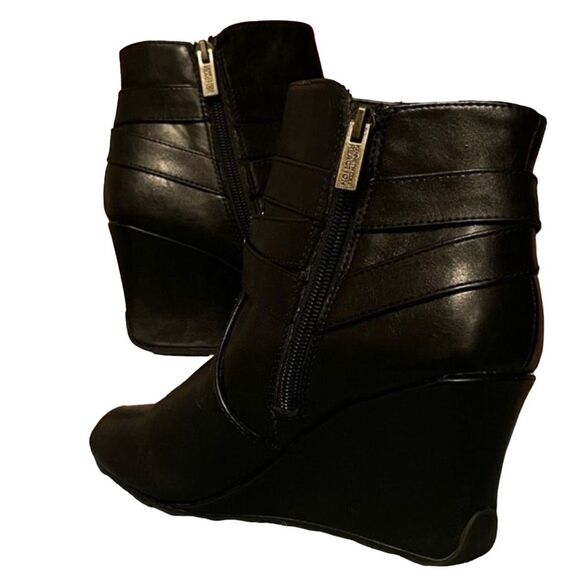 Keneth Cole Reaction Booties​ - Picture 2 of 5